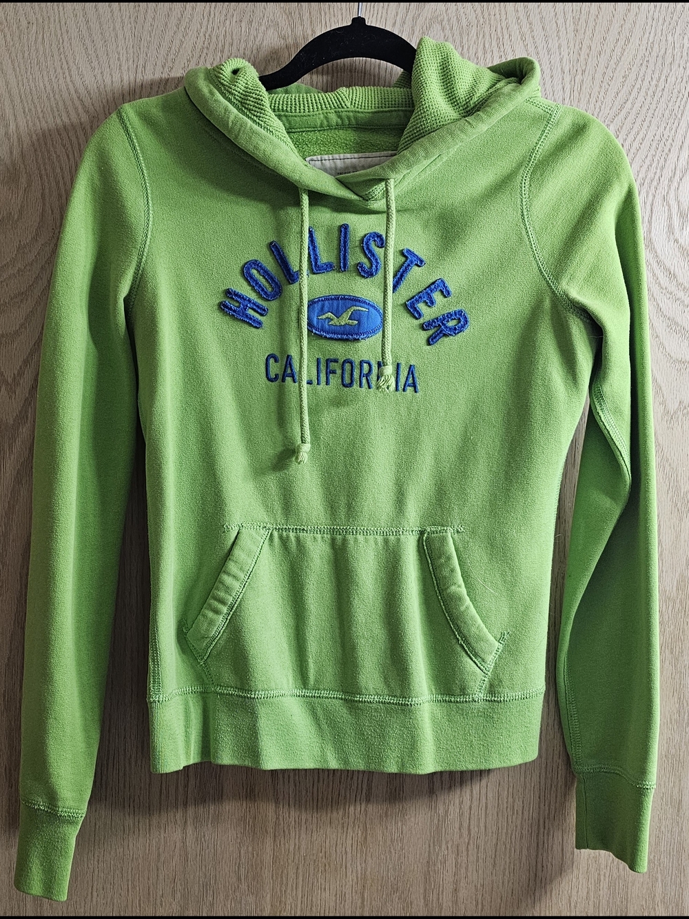 Hollister Y2K Lime Green Waffle Hood Pullover with Blue Embroidery